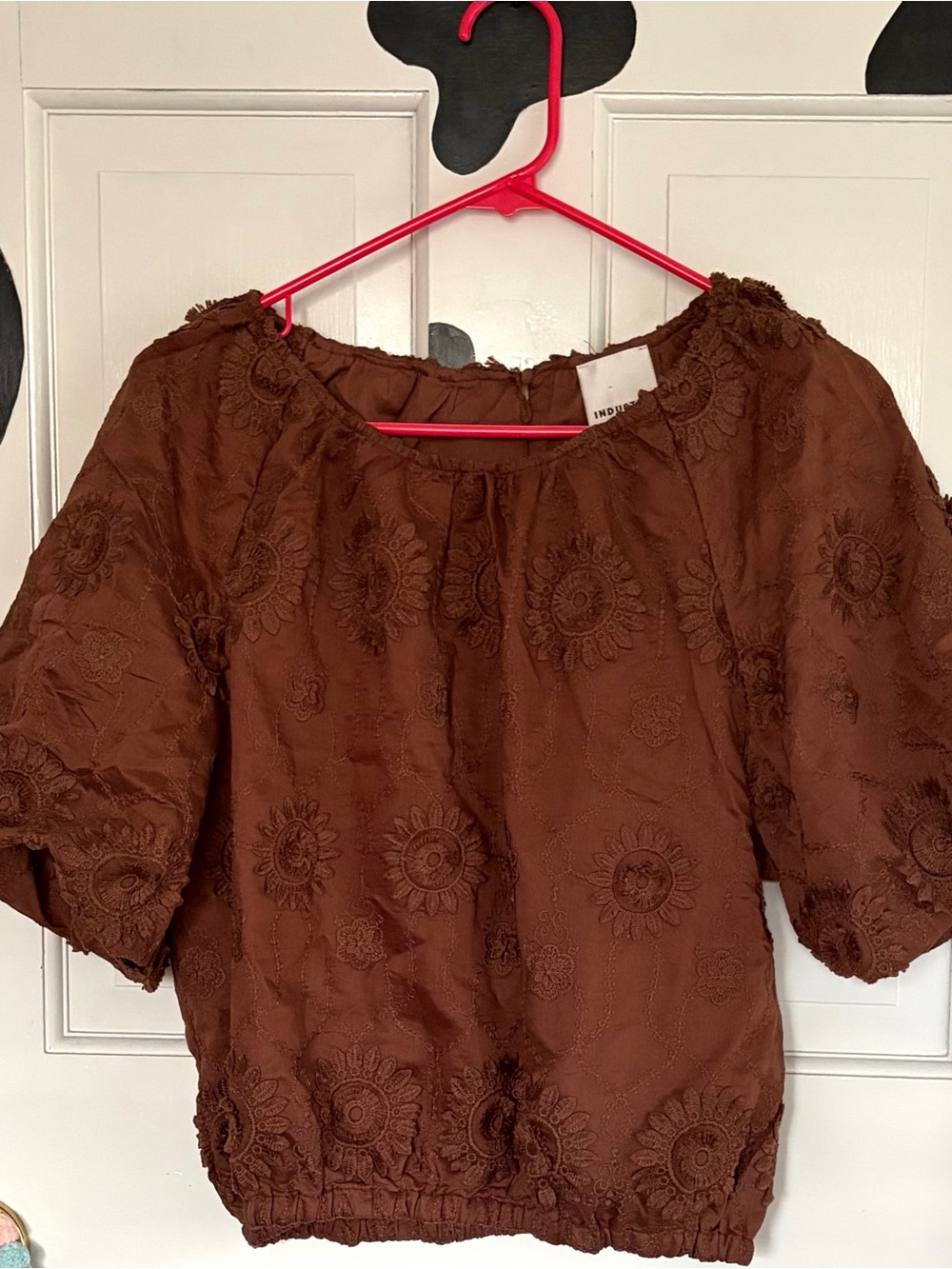 NWT embroidered brown cropped blouse